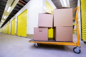 Jakie są korzyści z najmu magazynów self storage dla małych i średnich firm?